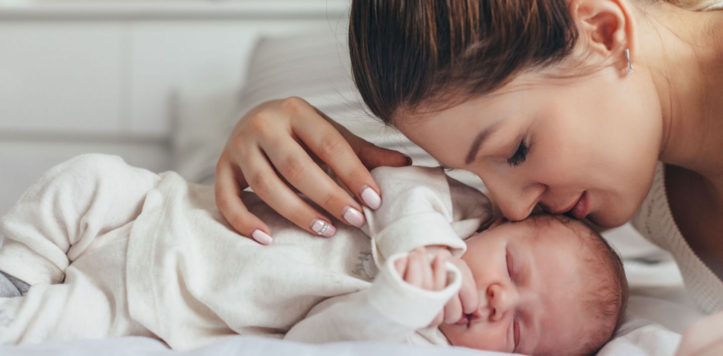 Emotional connection between mother and baby during donor egg surrogacy journey